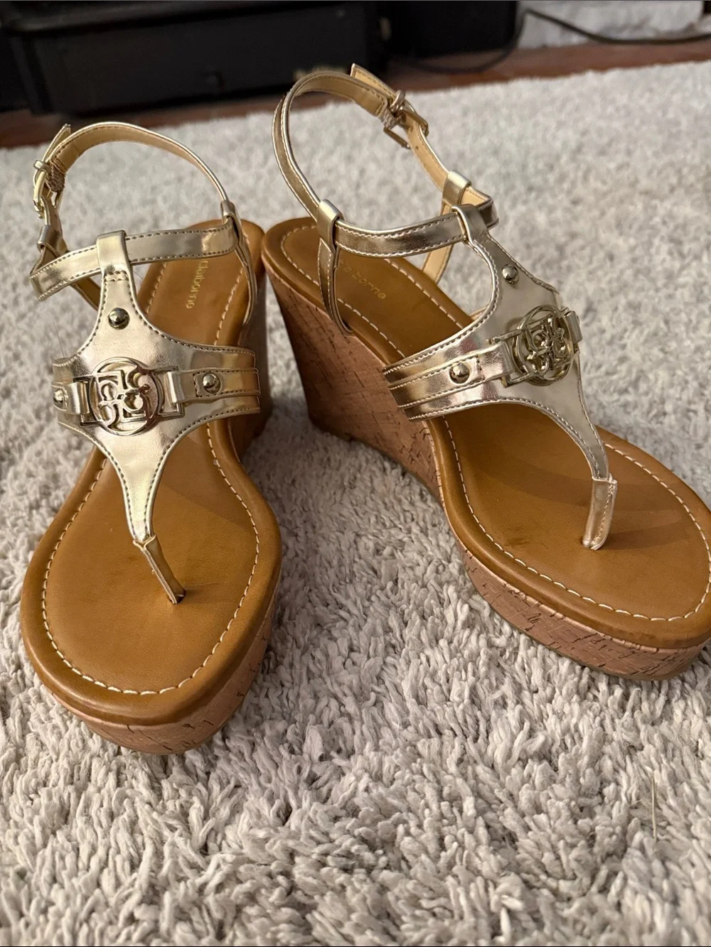 Liz Claiborne Metallic Gold T-Strap Sandals
